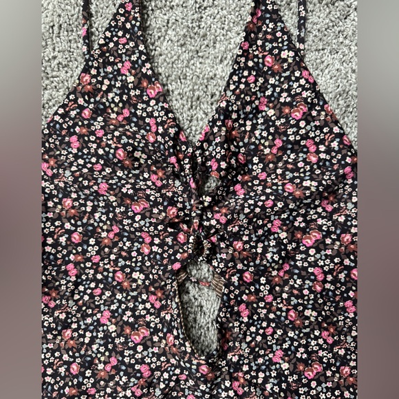 ACACIA Swimsuit - Picture 2 of 5